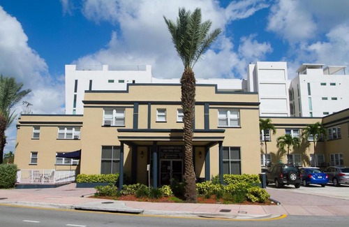 Mid Beach Hotel | Lombardy Inn Hotel
