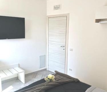 Lonate Ceppino Casa | LONATE ROOM