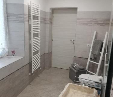 Lonate Ceppino Casa | LONATE ROOM