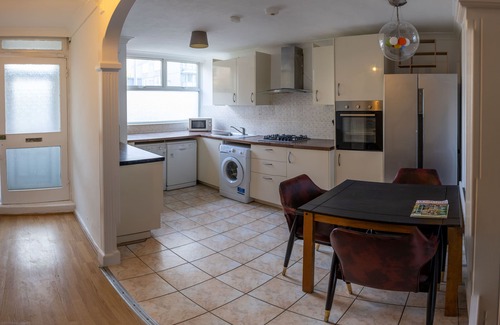 Somers Town Casa | London - 4 Bed - Sleeps 8 - Garden - Pet Friendly