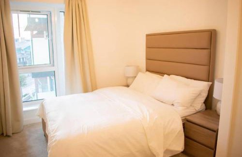 Whittington Apartamento | London - Apartment - Sleeps 2 - Garden - Pool