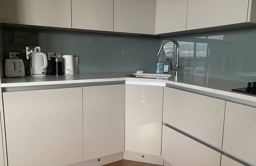 Royal Docks Apartamento | London Apt-sleeps 4-parking - Balcony-river View