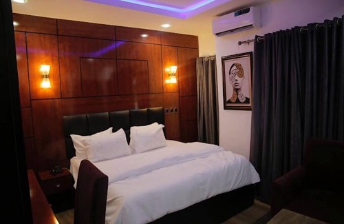 Abuja Hotel | London Base Villa