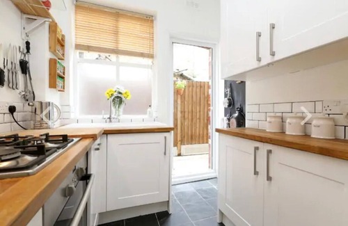 Woodberry Down Apartamento | London bright flat+open fireplace+garden+staycation+wfh fast wifi