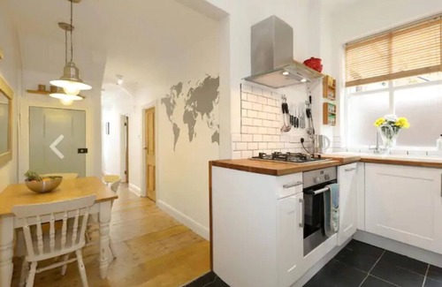 Woodberry Down Apartamento | London bright flat+open fireplace+garden+staycation+wfh fast wifi