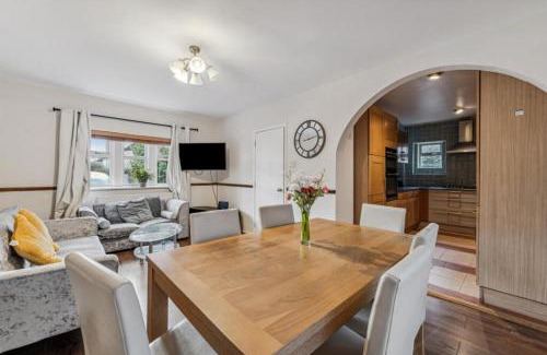 College Park and Old Oak Hotel | London Central Acton House