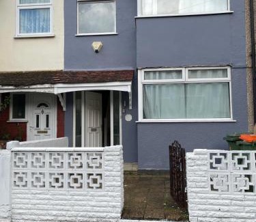 Custom House Casa | LONDON CITY AIRPORT, EXCEL & 02 ARENa PROXIMITY HOUSE