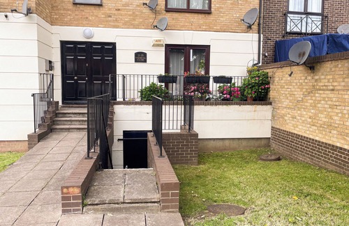 Canning Town North Apartamento | London Flat close to Canary Wharf & Greenwich O2