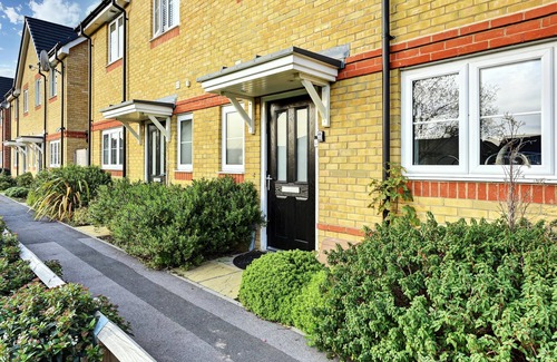 Stanwell Casa | London Heathrow Living Holywell Serviced House B, Stanwell