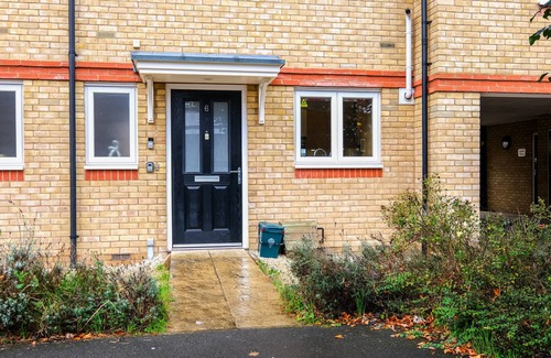 Stanwell Apartamento | London Heathrow Living Holywell Springs Serviced House - 3 bedrooms