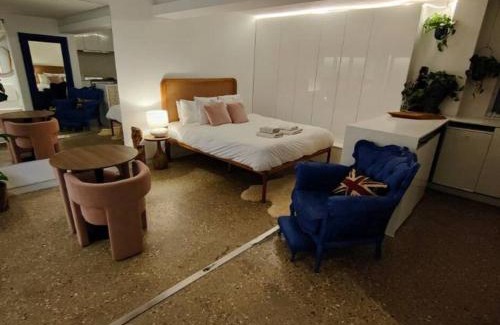 Bow West Apartamento | London loft by let it b travel