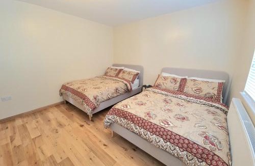Southgate Apartamento | London Luxury 2 Bedroom Flat Sleeps 8 free parking