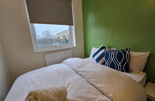 Bow Casa | London Mile End Rooms