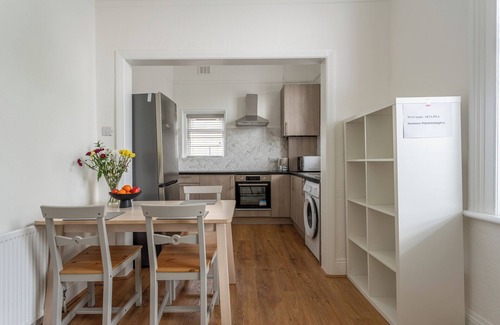 Canning Town Apartamento | London Oasis - Modern 3 Bedroom Apartment