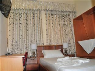 Anuradhapura Hotel | London Palace