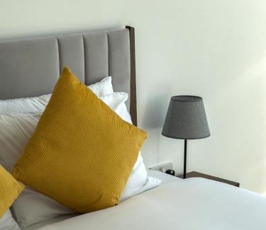 Island Gardens Apartamento | London Thames River Stunning Views 2BR 2 Bath 2 Balcony Sleeps Family of 6
