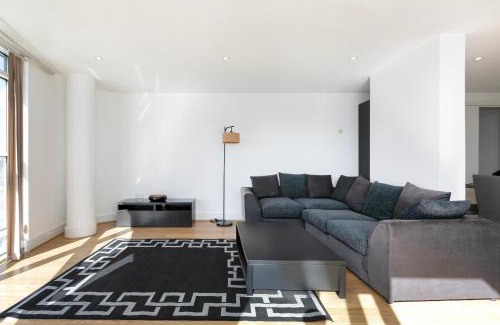 Island Gardens Apartamento | London Thames River Stunning Views 2BR 2 Bath 2 Balcony Sleeps Family of 6