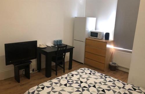 West Ealing Casa | London x DM Weekly x Monthly Discounts x W13