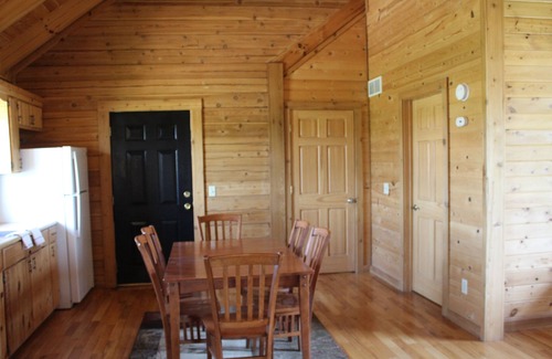 Lee's Summit Cabina | Lone Jack Cabin - Suite Studio