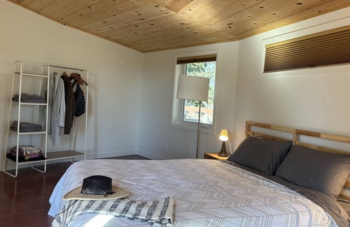 Sebastopol Casa | Lone Oak, Wonderful setting minutes from downtown Sebastopol