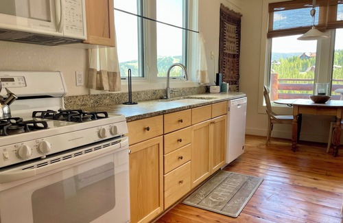 Saddle Ridge Casa | Lone Peak Views - Ski in & Out