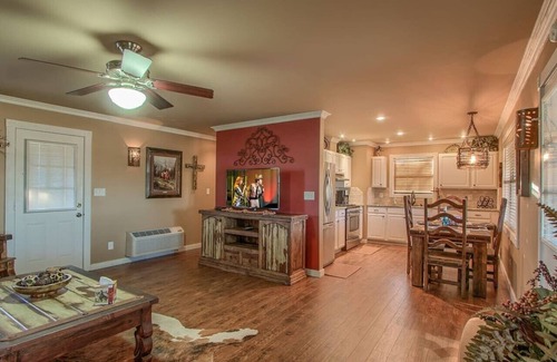 Fredericksburg Cabina | Lone Star Cabin No. 1 ~ Texas Hill Country