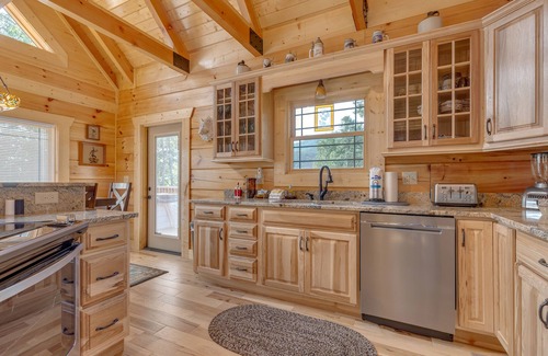 Gatlinburg - Pigeon Forge Cabina | Lone Wolf Lodge by Jackson Mountain Rentals