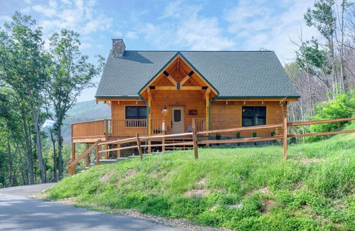 Gatlinburg - Pigeon Forge Cabina | Lone Wolf Lodge by Jackson Mountain Rentals