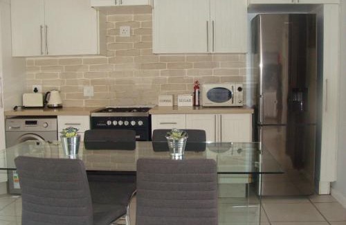 Lone Hill Apartamento | Lonehill - Suite 2A