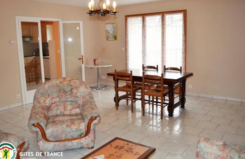Saint-Laurent-de-Lin Casa | Longère authentique avec jardin privé, près des Châteaux de la Loire, idéale pour familles et nature - FR-1-381-501