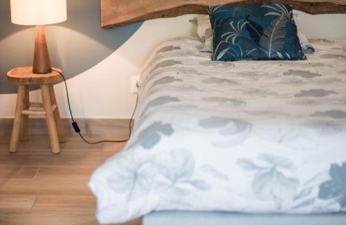 Saint-Leonard-des-Bois Casa | Longère rénovée avec charme, 5 chambres, grand jardin, proche du village, idéale pour 15 pers. - FR-1-410-355