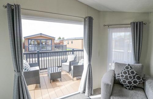 Evesham Casa | Long Acres Lodge