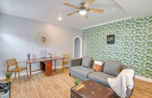 Harbor Apartamento | Long Beach Apt w/ Patio ~ 3 Mi to Beaches!