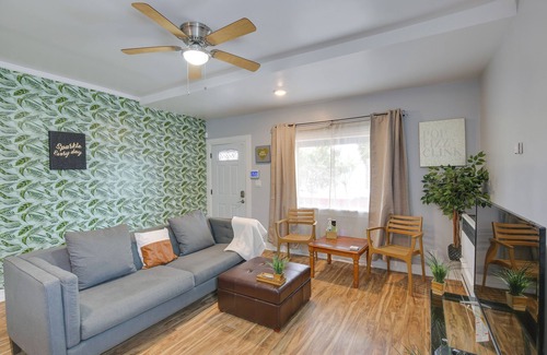 Harbor Apartamento | Long Beach Apt w/ Patio ~ 3 Mi to Beaches!