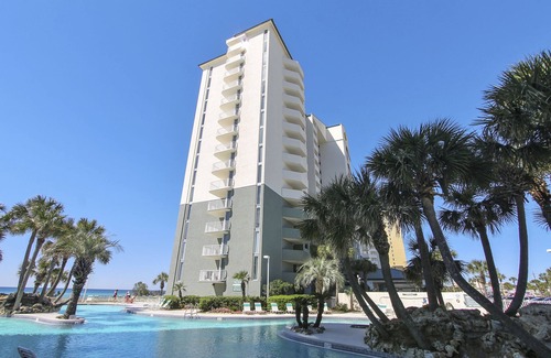 Long Beach Condominio | Long Beach by Book That Condo