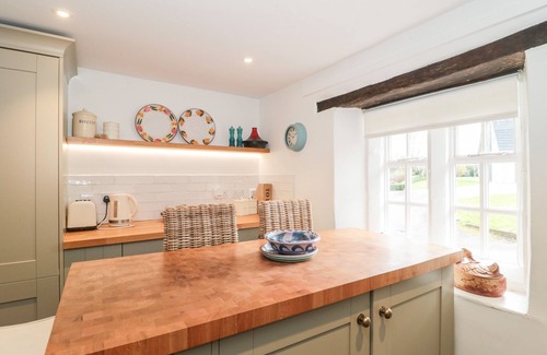 Hinton Charterhouse Cabaña | LONG COTTAGE, pet friendly, with open fire in Hinton Charterhouse
