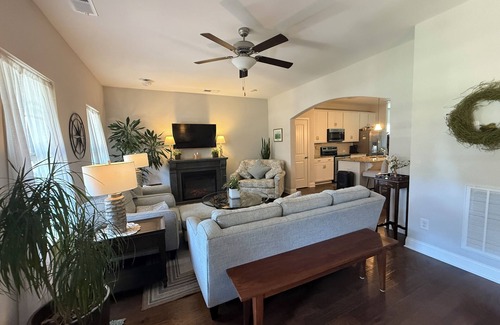 Gallatin Casa | Charming 3-bedroom townhome. Pet-friendly. Neighborhood pool open May-September!