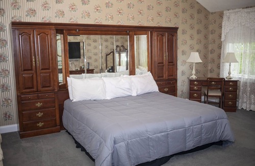 Town of Reading Cama Y Desayuno | Long House Manor B And B