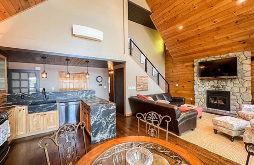 Bridgton Casa | Long Lake Oasis | Private Lake Access + Views