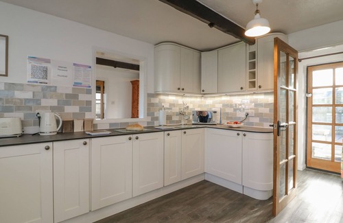 Littleham Cabaña | LONG LINNEY, pet friendly, character holiday cottage in Bideford