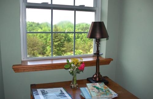 Dahlonega Cabina | Long Mountain Lodge Bed & Breakfast