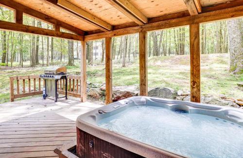 Long Pond Casa | Long Pond Log Cabin with Hot Tub Soaks and Outdoor Fun