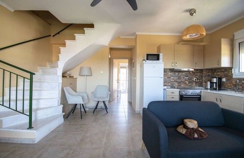 Nea Fokaia Apartamento | Long Seaview Apartment by RentalsPro