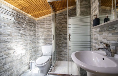 Nea Fokaia Apartamento | Long Seaview Apartment by RentalsPro