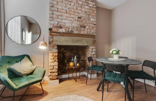 Liverpool Casa | Long Stay Friendly Sefton Park Desks Parking