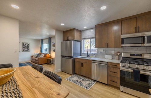 Fairpark Apartamento | Long Term|Downtown|Skier's Hideaway