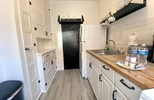 Detroit Apartamento | Long-Term Haven Ideal for Nurses & Travelers