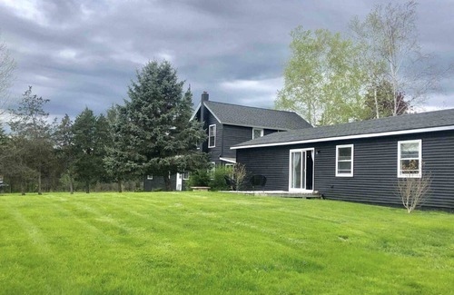 Hudson Casa | Long term or short term furnished peppercorn cottage!