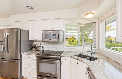 City Centre Casa | 🏡 Long term rental 5 Bdrm Sleeps 12 Close to Downtown AC/Wifi