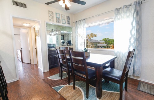 Horseshoe Bay Condominio | Horseshoe Bay Lakefront Condo Sleeps 10 ... Walk to Hotel, Yacht Club / Amenities!